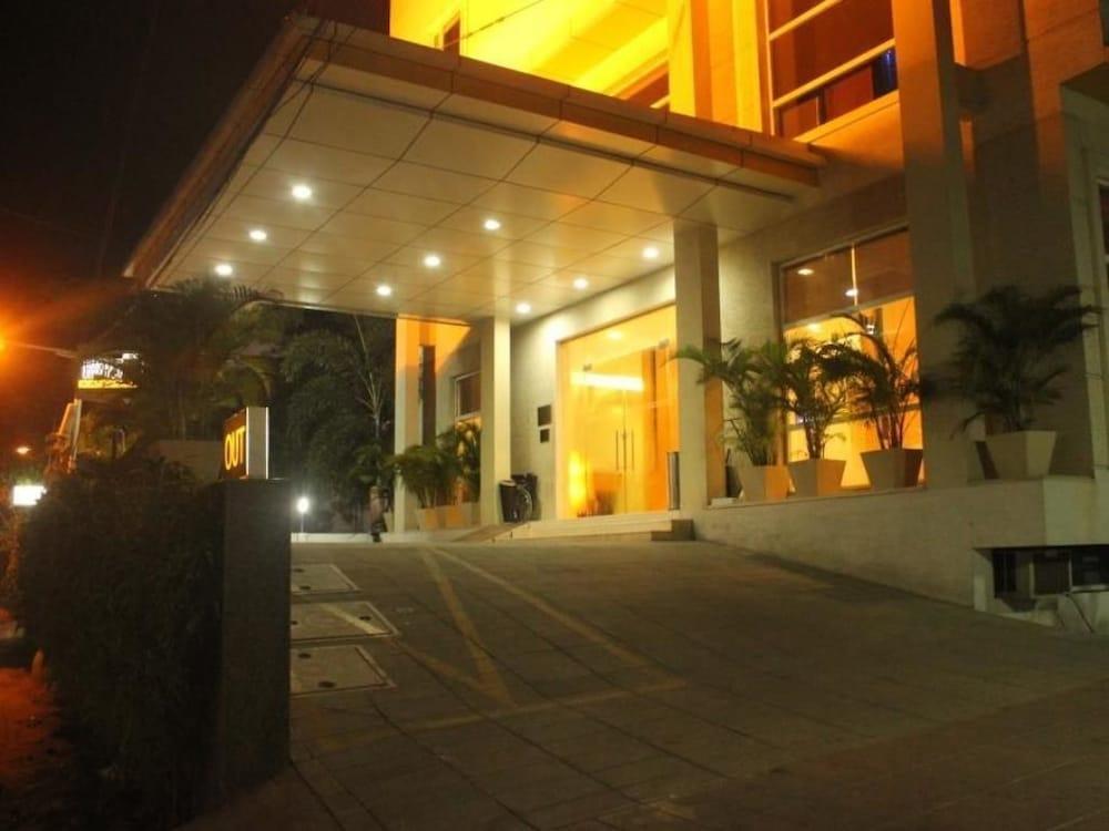 Keys Select By Lemon Tree Hotels, Katti-Ma, Chennai Exterior photo